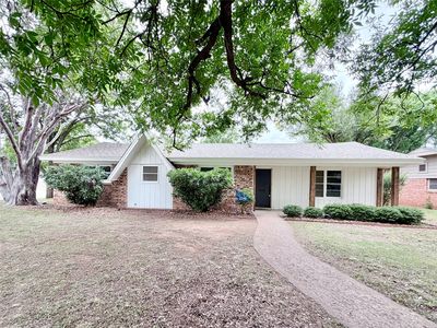 2248 Crescent Dr