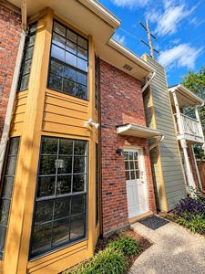 Property at 405 Longwood Ct APT C, Baton Rouge, LA