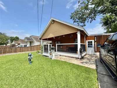 908 Lakin Ave