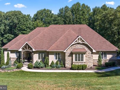 8 Bordeaux Dr