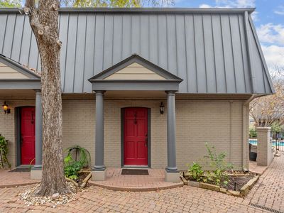 2500 Steck Ave APT 22